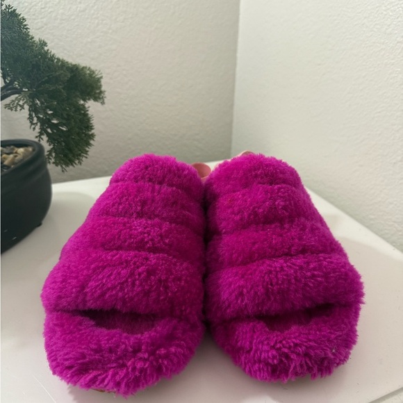 UGG Fuchsia Fluffy Slippers - Picture 2 of 6